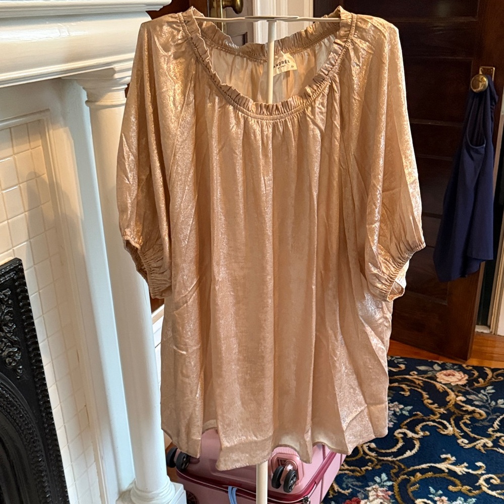 ANDREE‎ BY UNIT Shiny Gold Blouse